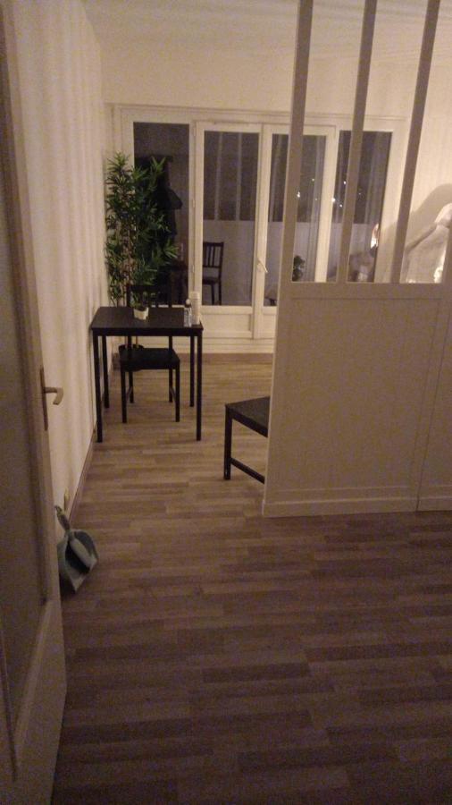 Lumineux Studio Avec Balcon / Cosy Flat With Balcony Villejuif Exterior foto